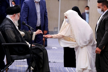 Hərəm müdafiəsi şəhidi Məcid Qurbanxaninin bacısının əqd xütbəsinin İnqilab Rəhbəri tərəfindən oxunması