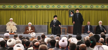 Dövlət rəsmiləri və İslam ölkələrinin səfirlərinin İnqilab Rəhbəri ilə görüşü